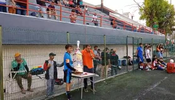 LAGUNEROS DE YURIRIA. CAMPEONES DEL TORNEO DE COPA. EN LA LIGA DE FÚTBOL AMATEUR DE MOROLEÓN. EN SU CATEGORÍA INFANTIL (13 y 14 años de edad).