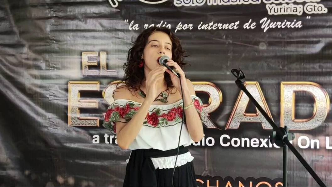 El Estrado 44