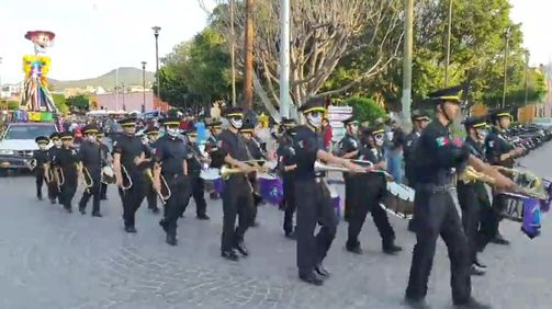 Tradicional desfile de Catrinas – Día primero de noviembre, por las principales calles de Yuriria; Gto.