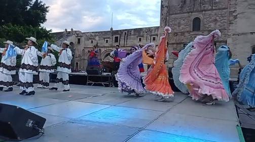 Ballet Folklórico BFB de Celaya “Homenaje a México” – Explanada de San Agustín, Yuriria, Gto.
